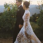 Sean Jindachot Instagram - *PIPA • JINDA (n.) ซึ่งกันและกัน Last Dance “Nobody sees what we see” นี้คือท่อนที่เราชอบมากที่สุด พี่มอบเพลงนี้ให้เพชร เมือ 3 ปีก่อน ในวันที่ไม่มีใครเข้าใจเรา และยังกังวล ว่า คู่เราจะไปได้จริงหรือป่าว พอเพชรได้ฟังเพลงนี้เราต่างหันมามองหน้ากันด้วยน้ำตา ว่าเราจะไปให้ถึงวันนั้นให้ได้และพูดว่า มันจะดีมากถ้าพี่เล่นเพลงนี้ให้ฟังในวันนั้น และมันก็เกิดขึ้นจริงแล้ว นี้คือเพลงที่เราอยากให้พี่เล่นในวันสำคัญและให้คนที่เรารักและรักเราฟังไปพร้อมกัน แด่.ภรรยา ของ จินดาโชติ Now they see want we see! #pipajindaซึ่งกันและกัน