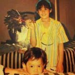 Sean Jindachot Instagram - Turn to 35 y ถึงนาย..จินดา อีก 30 กว่าปีต่อมา ในวัย 35 ปี นายจะแต่งงาน ช่ายจริงๆ นายจะแต่งงาน นายจะแต่งงานกับสาวต่างแดน ที่เป็นคนไทยนะ ที่ไปอยู่ปารีส มานาน นายจะมีภรรยาเป็นดีไซน์เนอร์ คนดัง ชีวิตคู่นายจะมันส์มากเลย แต่นายจะมีความสุขและรู้สึกอบอุ่นทุกวันแบบบอกไม่ถูก นายกับภรรยาจะช่วยเหลือกันได้ดีทีเดียว นายจะเรียนรู้คำว่าคู่ชีวิตจากเธอคนนี้ นายจะไม่ได้ทำงานข้าราชการ เป็นนายอำเภอนะ หรือ ผู้ว่านะเสียใจด้วย นายจะเป็นนักแสดง นักเขียน งงไหม ช่าย นายจะเป็นนักแสดงและนายจะเขียนหนังสือไปแล้วกว่า2เล่ม จริงๆนายจะไปกับงานแสดงและเขียนได้ดีเลยทีเดียวนะ พอ 33 นายจะเริ่มสนใจในงานเบื้องหลัง นายจะมาทำโฆษณา และ สารคดี โดยมีเพื่อนร่วมงานทีดีและทีมที่ดีที่คอยซัพพอต งานนายจะมีเอกลักษณ์ในแบบของมัน เงินอาจจะไม่มากตอนแรก แต่นายจะสั่งสมประสบการณ์ และมีคนเห็นคุณค่าและให้โอกาสนายอยู่เสมอ ตลอดเวลาของการเติบโตของนายไม่ง่ายเลย แต่ทุกอย่างในชีวิตนายจะสอนให้นายเติบโตทุกปี และทำให้ดีขึ้น ในวัย32 ขึ้นไปนายจะเข้าใจการจากลาที่ไม่มีวันกลับ นายไม่ต้องห่วง นายจะผ่านมันไปได้ ตอนแรกอาจจะยาก แต่นายจะเข้าใจชีวิตมากขึ้น ซึ่งถือว่าเป็นเรื่องที่ดี นายจะเป็นนายขึ้นทุกวัน นายจะเงียบ กับคนไม่รู้จัก นายจะพูดกับคนที่สบายใจ นายเป็นคนเข้าใจไม่ยากแต่ไม่ง่าย นายไม่ต้องอธิบายตัวเองไรเยอะนะ นายจะชอบเดินทางมากกว่านั่งเฉยๆ นายชอบฟังในขนาดที่ฟังนายจะจดจำ นายคิดมากและคิดเก่งต้องเบาๆหน่อยนะ ส่วนเรื่องแม่และพี่สาว นายจะดูแลเขาและเขาจะอยู่เคียงข้างนายเสมอ นายขาดพวกเขาไม่ได้เลย เราบอกนายได้ถึง 35 ปีนะ หลังจากนี้นายเป็นคนกำหนดเองนะ ว่านายจะเป็นใครและจะเป็นแบบไหน นายต้องลงมือทำต่อไป จงกำฝันที่นายมีแต่อย่าแน่นจนเกินไป ประครองมันไว้และลงมือทำอย่างสม่ำเสมอ ไม่มีอะไรน่ากลัว นายจะผ่านมันไปได้ด้วยดี สุดท้ายนี้เราภูมิใจในตัวนายทุกวันนะ นายโตขึ้น คิดเป็นขึ้น วางระบบขึ้น สนุกขึ้น และเสียสละ ชีวิตนายจะไม่หวือหวา แต่จะเดินไปด้วยความสม่ำเสมอ และมีความสุข การเป็นผู้ใหญ่ไม่น่ากลัวนะเราว่า สิ่งที่น่ากลัวกว่าคือการไม่รู้จักตัวเองและไม่รู้ว่าตัวเองกำลังจะทำอะไรต่อไป ฉะนั้นออกไปใช้ชีวิตอย่างที่นายตั้งใจไว้เถอะ ขอจบการทำนายเพียงเท่านี้ เป็นคนที่ดี คิดดีและลงมือทำในสิ่งที่นี้นะ จินดาโชติ ปล.ภรรยานายเป็นคนมีพลังงานบวกและสดใส ถ้าวันไหนเธอเศร้าเปิดเพลงพี่เบิร์ด ธงไชย (หมอกหรือควัน) และเต้นมันจะช่วยเธอได้มากทีเดียวจำไว้นะอย่าลืม