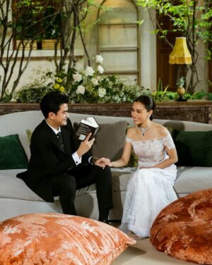 Sean Jindachot Instagram - Pre-Wedding ในวันงานก่อนเข้าพิธี Pipa•Jinda’s the engagement 💍 #pipajindaซึ่งกันและกัน 

Credit 📷 : @nawaphon_present @supanitr @2pundisc