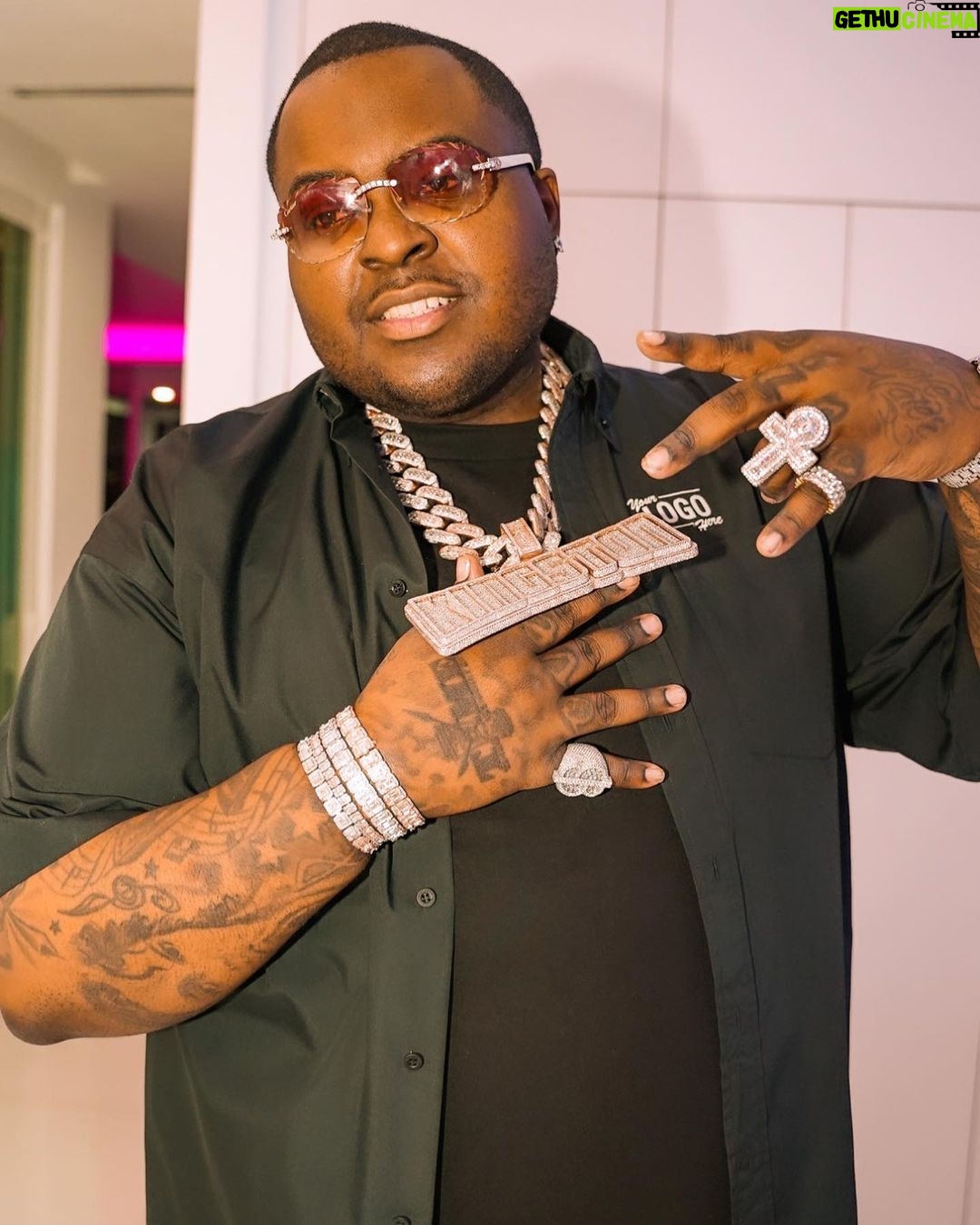 Sean Kingston Instagram - Went through it all.. Still Standing Tall