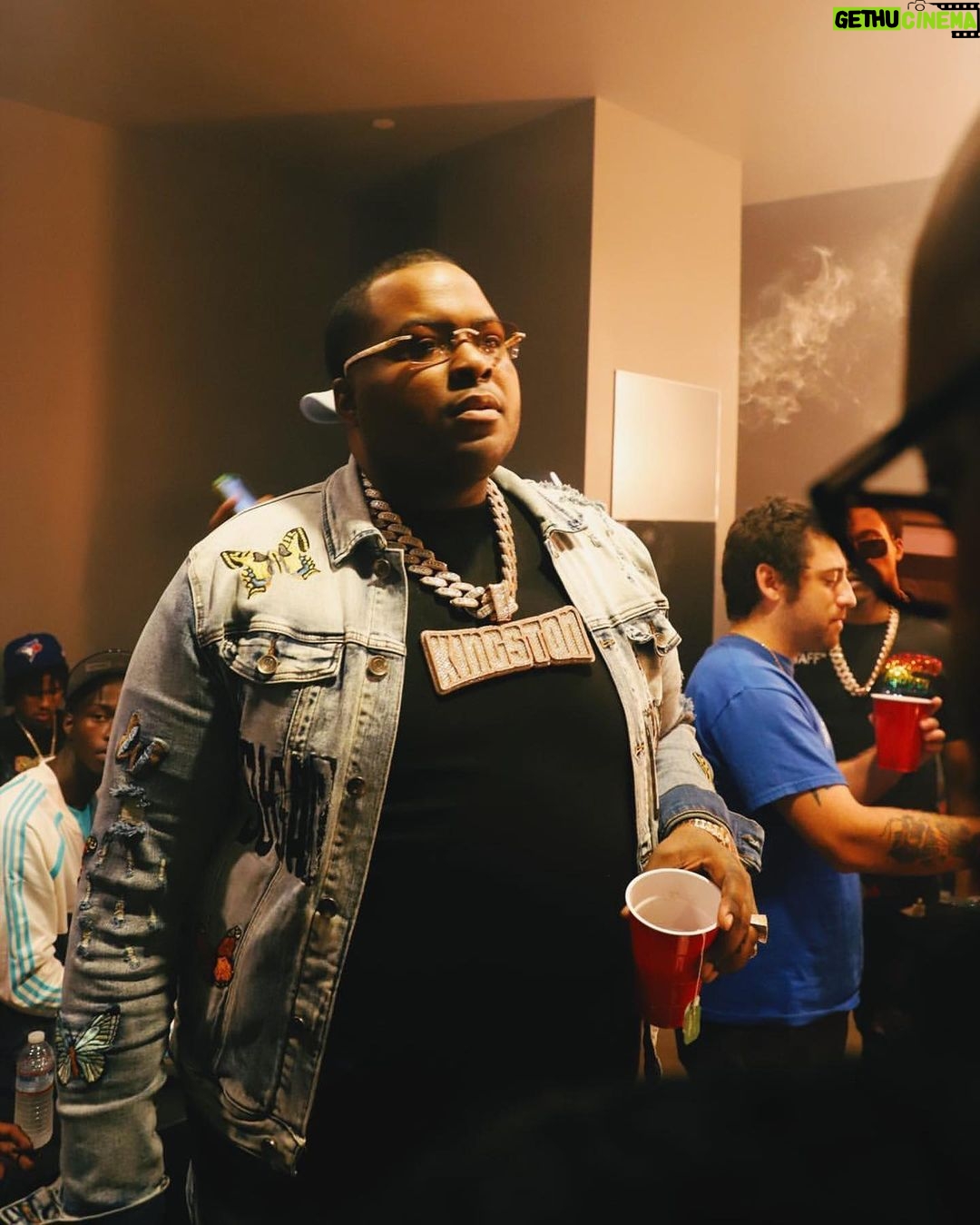 Sean Kingston Instagram - Song of the summer drops at midnight!