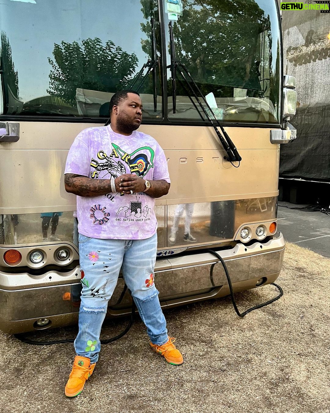 Sean Kingston Instagram - Follow your heart, but take your brain with you! 💯🖤 Santa Ana, California
