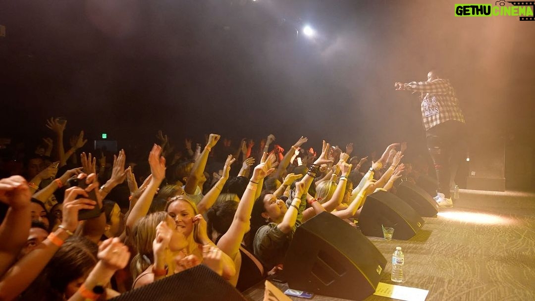 Sean Kingston Instagram - Day 1: Seattle was everything last night!! 🖤