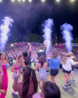 Sean Kingston Instagram - I Love You Forever Brazil 🇧🇷💛💚 @festivalreplay