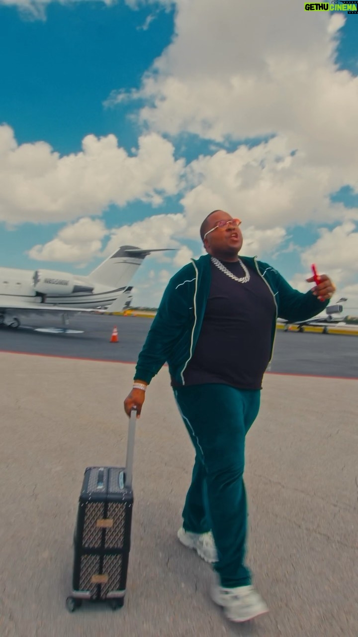 Sean Kingston Instagram - New Single “Satisfaction” Coming Soon 🔥🔥
