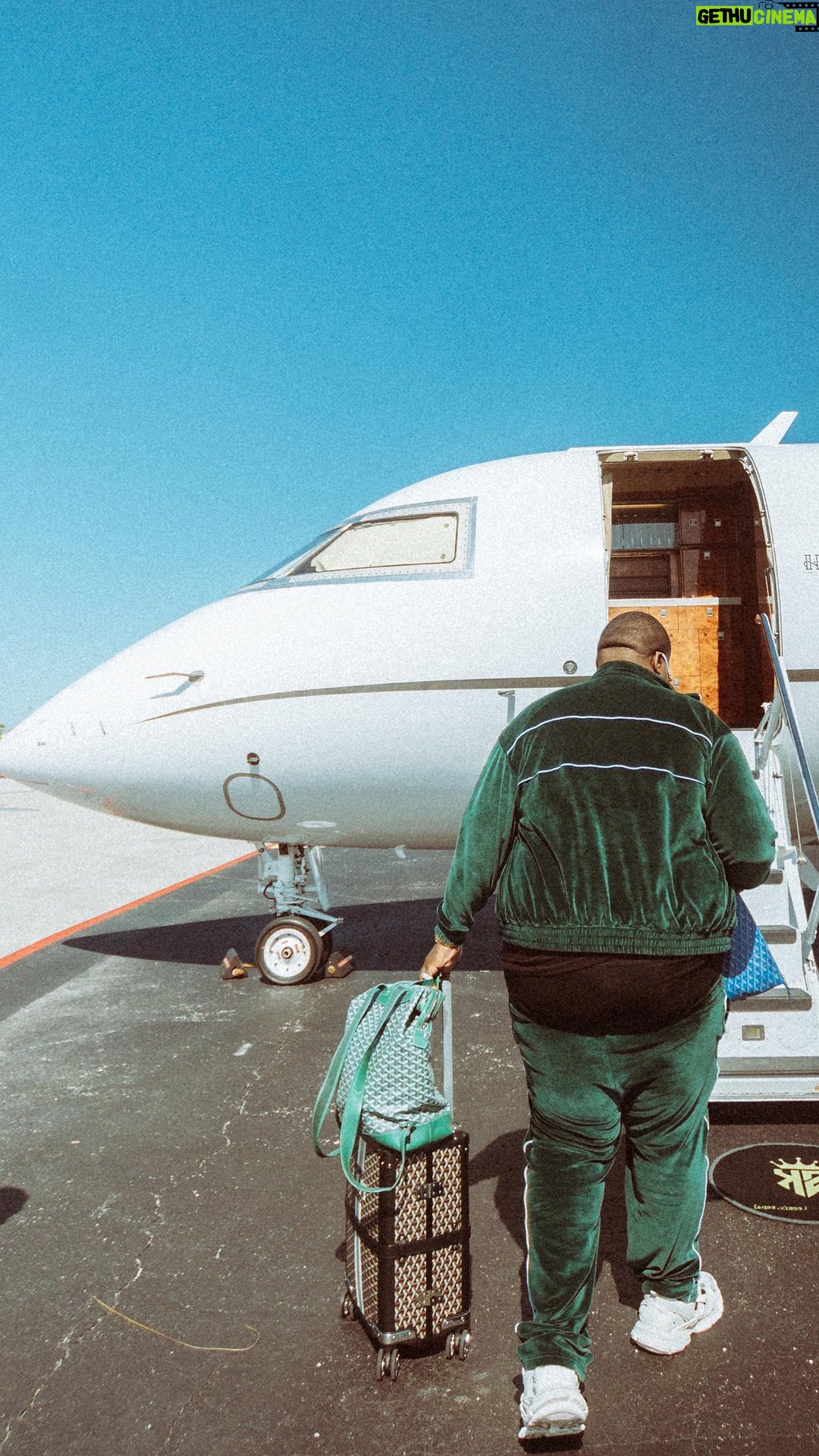 Sean Kingston Instagram - Vegas we are on the way!!!