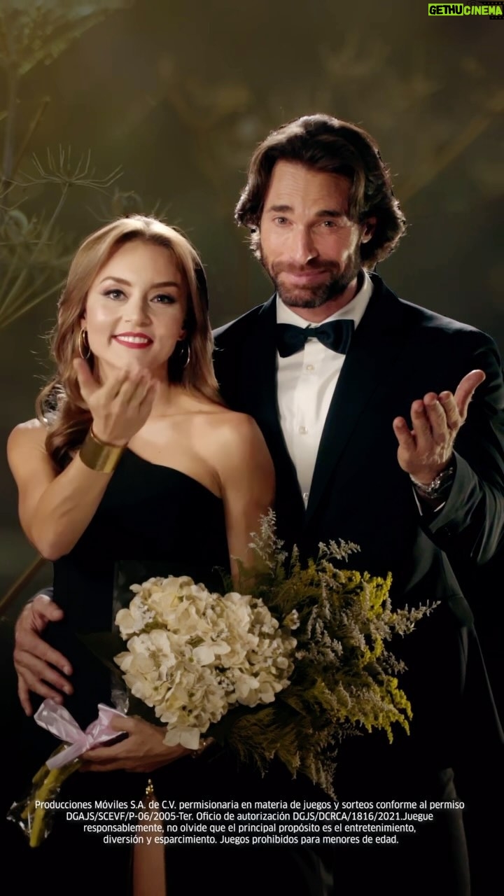 Sebastián Rulli Instagram - Feliz día de las Madres!!! Sabemos que ustedes también se divierten a lo grande y queremos consentirlas 🤗🥰 Son el mejor premio en la vida @betvipmx #dondejueganlosgrandes