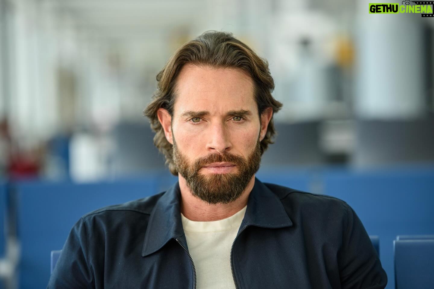 Sebastián Rulli Instagram - El pasado llegará al presente y se harán presentes el próximo 17 de mayo por @vix !! Que ganas de viajar en el tiempo!! Se animan? #EERDDS #ElExtrañoRetornoDeDianaSalazar #LeonorYEduardo #DianaYMario #eduardodecarbajal #MarioVillareal #proximamente #estrenomundial
