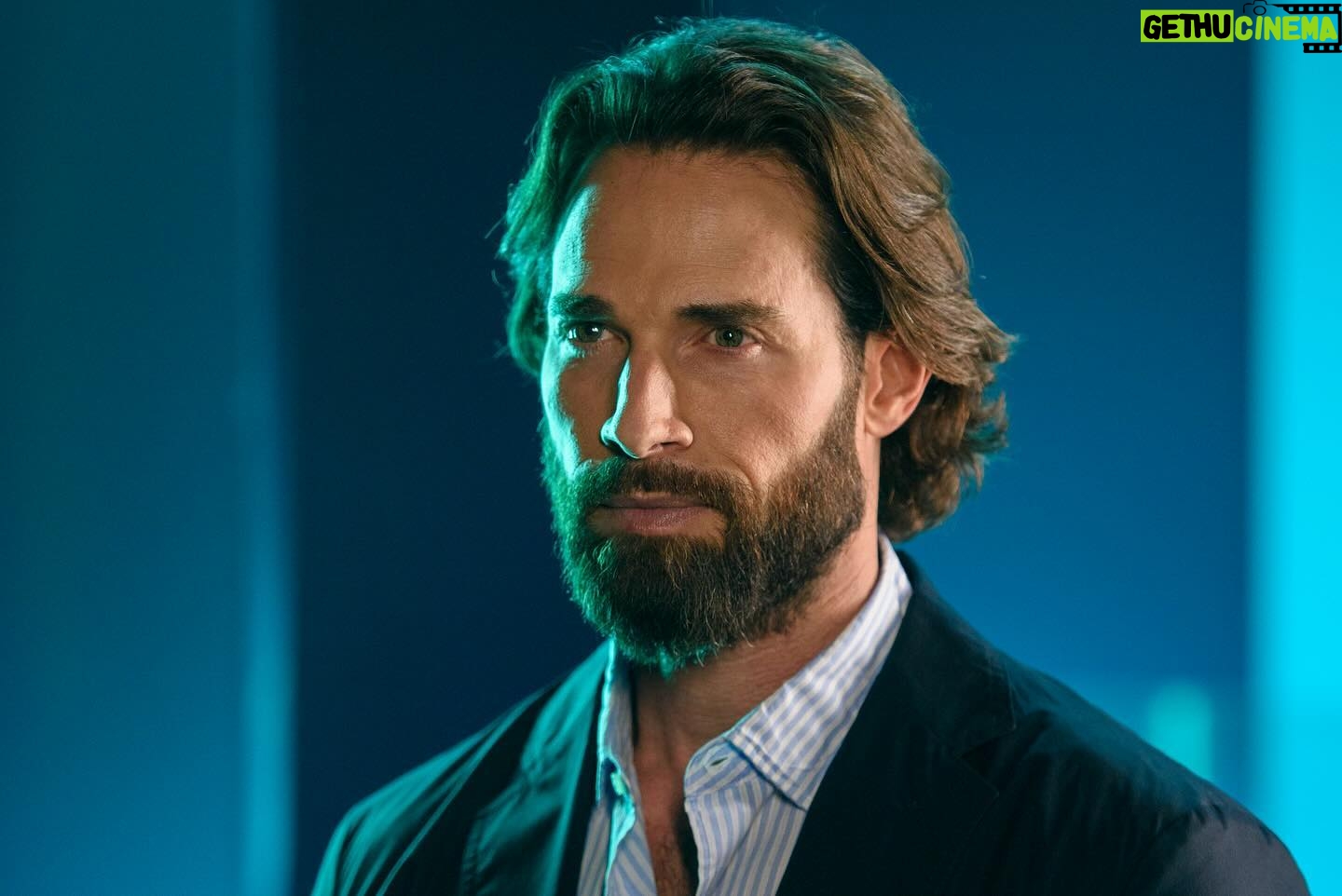 Sebastián Rulli Instagram - El pasado llegará al presente y se harán presentes el próximo 17 de mayo por @vix !! Que ganas de viajar en el tiempo!! Se animan? #EERDDS #ElExtrañoRetornoDeDianaSalazar #LeonorYEduardo #DianaYMario #eduardodecarbajal #MarioVillareal #proximamente #estrenomundial