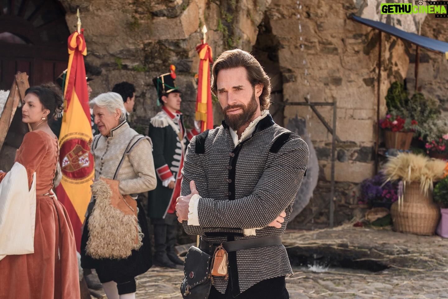 Sebastián Rulli Instagram - El pasado llegará al presente y se harán presentes el próximo 17 de mayo por @vix !! Que ganas de viajar en el tiempo!! Se animan? #EERDDS #ElExtrañoRetornoDeDianaSalazar #LeonorYEduardo #DianaYMario #eduardodecarbajal #MarioVillareal #proximamente #estrenomundial