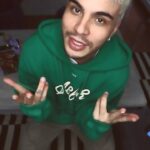 Sebastián Villalobos Instagram - TE AMO MUCHO, MÁ ❤️ —————————————————— Entra a la página oficial www.tiendalego.com.co del 3 al 15 de mayo y compren el set perfecto usando el código de descuento VILLALOBOS en la sección “Día de la madre”. @legostorecolombia