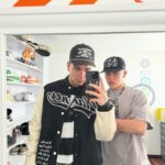 Sebastián Villalobos Instagram - ✨la vida últimamente…✨ 1. Hoy :p 2. Ya me va pasar en estatura :l 3. Besito va, besito viene 4. 📓✏️ 5. Edna Moda en Colombia @giohype_ 6. Volando sobre el agua 7. Nuevo lugar favorito 8. 9090 piezas en 2 días y 1/2 <3 9. Jajajajajajajajaja 10. Este niño el otro año se hace mayor de edad. Sí, yo también estoy impactado.