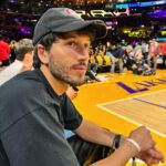 Sebastián Yatra Instagram - Si no vas a ir a gritar y saltar de tu silla, mejor no vayas. @lakers 💜💛