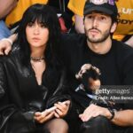 Sebastián Yatra Instagram - Si no vas a ir a gritar y saltar de tu silla, mejor no vayas. @lakers 💜💛