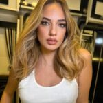 Seda Bakan Instagram - Yaptık güzel bir şeyler, sürprizler yakında 🤫 #sedabakan #hamiyetakpinar