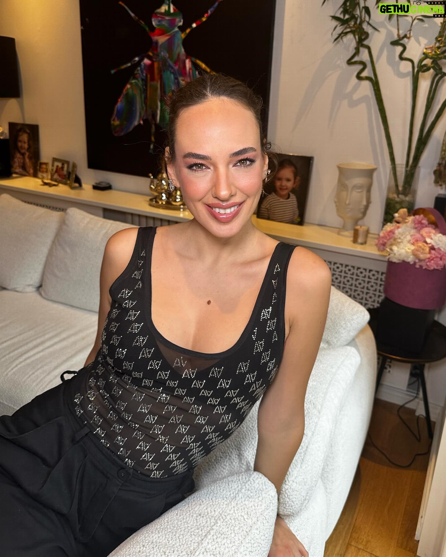 Seda Bakan Instagram - Sevgililer günü makyajım hayırlı olsun 🥰 @sevcanyuksel__ ❤️