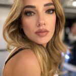 Seda Bakan Instagram - Yaptık güzel bir şeyler, sürprizler yakında 🤫 #sedabakan #hamiyetakpinar