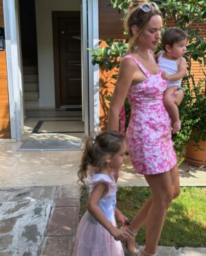 Seda Bakan Instagram - Başıma gelen en güzel şeyler için şükürler olsun 🙏🏼🧿💞 #happymothersday #annelergünü