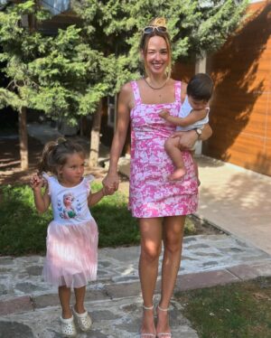 Seda Bakan Instagram - Başıma gelen en güzel şeyler için şükürler olsun 🙏🏼🧿💞 #happymothersday #annelergünü