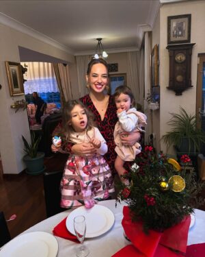 Seda Bakan Instagram - Başıma gelen en güzel şeyler için şükürler olsun 🙏🏼🧿💞 #happymothersday #annelergünü