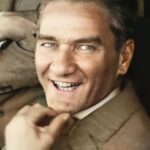 Sedef Avci Instagram – Bu iki takım yeri gelir birbirini yer ama Atatük’ü kimseye yedirtmez. Helal olsun size. @fenerbahce @galatasaray 💙💛❤️
#mustafakemalatatürk