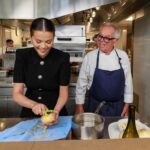 Selena Gomez Instagram - Catch the premiere eps of Selena Restaurant TONIGHT beginning at 7p/6c on @FoodNetwork and @StreamOnMax!
