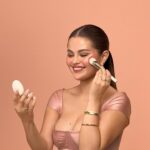 Selena Gomez Instagram - Creating Soft Pinch Luminous Powder Blush with my @rarebeauty team has been a dream. I wanted to capture the way we look when we radiate with confidence, and this does just that. It combines Soft Pinch’s weightless color and Positive Light’s glassy sheen to get the best of both worlds in a single powder. Coming March 28!