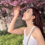 Selena Lee Instagram - Happy Mother’s Day！ 美麗的花花送給全世界偉大的媽媽們💓 #施嬅施花 #happymothersday #李C穿搭 #ootd #街拍 #springSummer2024