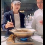 Selena Lee Instagram - 因為要準備12月嘅演唱會，要keep fit。所以食呢一餐掙扎咗好耐。 但師傅話，冇乜點落油。😍 今日跑多幾公里好？ 點都好，超好食，值得！ 香港又出一位出色的廚師，謝謝邀請🥰 About last night … the moment I forgot about our concert goals in December 🤣 @cattyandtael #grateful #foodie #好食到震