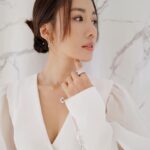 Selena Lee Instagram - 感謝 #天瀧 #TheKnightsbridge 邀請我表演鋼琴🎹。 仲可以順便睇樓。樓盤完全附合我dream house要求，望海，高私隱度😍 唔知有冇機會入去住呢😜 First time being invited to perform playing piano… was nervous like crazy, not sure why, haha but had a lot of fun! Thanks for having me 😍 #ParkPeninsula海灣半島 #souvenirdenfance #selenalee #pianoperformance #grateful #lovemusic #loveApartmentViewing #Yeah!