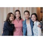 Selena Lee Instagram - It’s a wrap!!!! 🎬 Thank you, every one of you. Hope to work together again….one day. ❤️ (Pls help me tag the ones I missed😉) 終於有完結的感覺，晚上不用再背台詞有點不習慣。😃 多謝這3個月大家每天帶給我的歡樂，咖啡，食物，奶茶。。。 辛苦中有這班演員，導演們，幕後，係開心。 我們一起爬山，跑街，坐船，天氣由凍到要貼暖包，去到熱到38度都一齊經歷。 係難忘。 我唔太識說話，所有都在心裡，只能說句多謝你們每一位。❤️ 希望有緣再合作。 #queenofnews #新聞女王 #itsawrap🎬
