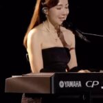 Selena Lee Instagram - 4年後回到#金宵大廈 ， 都係走唔出呢幢大廈。☺️ Coco Alex 的感覺回來了。 #selenalee #李施嬅 #小時候影視金典金曲 #飲歌