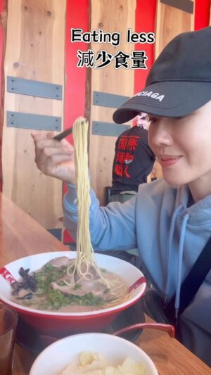 Selena Lee Instagram - 夏天到了，簡單減磅減脂肪程式。 試試看吧。

If you can commit, it’s actually quite a simple formula 😜

#selenalee #李施嬅 #運動知識分享 #weightmanagement #stayhealthy #selenasharings #與李分享