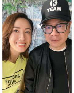 Selena Lee Instagram - It’s a wrap!!!! 🎬 Thank you, every one of you. Hope to work together again….one day. ❤️ (Pls help me tag the ones I missed😉) 終於有完結的感覺，晚上不用再背台詞有點不習慣。😃 多謝這3個月大家每天帶給我的歡樂，咖啡，食物，奶茶。。。 辛苦中有這班演員，導演們，幕後，係開心。 我們一起爬山，跑街，坐船，天氣由凍到要貼暖包，去到熱到38度都一齊經歷。 係難忘。 我唔太識說話，所有都在心裡，只能說句多謝你們每一位。❤️ 希望有緣再合作。 #queenofnews #新聞女王 #itsawrap🎬