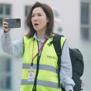 Selena Lee Instagram - 新聞女王- #無黨無派 串嘴的張家妍，今晚見。🥳

See you tonight 8:30pm!! 

Video crest:  @selcolex 
@selenaleeofficial #新聞女王 #queenofnews #李施嬅 #張家妍