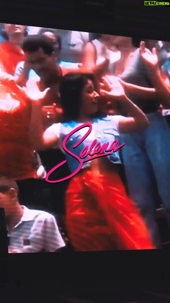 Selena Quintanilla Instagram - Gracias @umusicmexico por siempre el ❤️! Pre-Ordena “Amor Prohibido” en ediciones limitadas hoy. Enlace en Bio. Repost from @umusicmexico • 💕 Así se disfrutó y bailó la listening session en Atmos de ‘Amor Prohibido 30° aniversario’ de Selena, con nuestros amigos de @oye897.