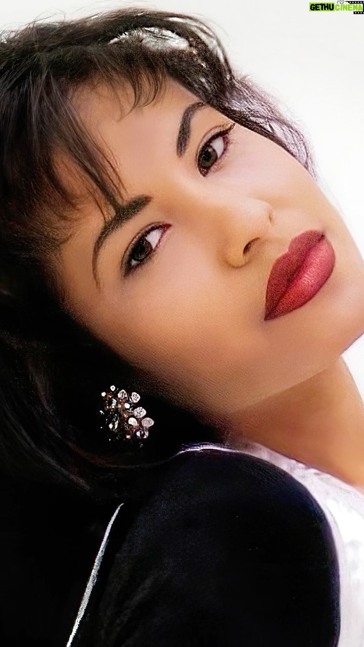 Selena Quintanilla Instagram - 🎶 Happy International Women in Music Day! Join us in commemorating the incredible Selena and her iconic album “Amor Prohibido”. This masterpiece not only revolutionized Latin music but also empowered generations of women worldwide. Let’s celebrate Selena’s enduring legacy and the timeless work of “Amor Prohibido”. #SelenaQuintanilla #SelenaYLosDinos #AmorProhibido30 #WomenInMusic #InternationalWomenInMusicDay #NoMeQuedaMas 🎤