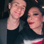 Selenis Leyva Instagram - After a strike … a pandemic…. It was nice to gather and celebrate each other! #sagawards celebration . Got to hug old friends and new! #grateful @iamkimrie we had a night and looked cute too!! Much love!!! #actorslife @sagaftra #lopezvslopez @mathias4makeup @iam_marizol thanks for the glam 💋