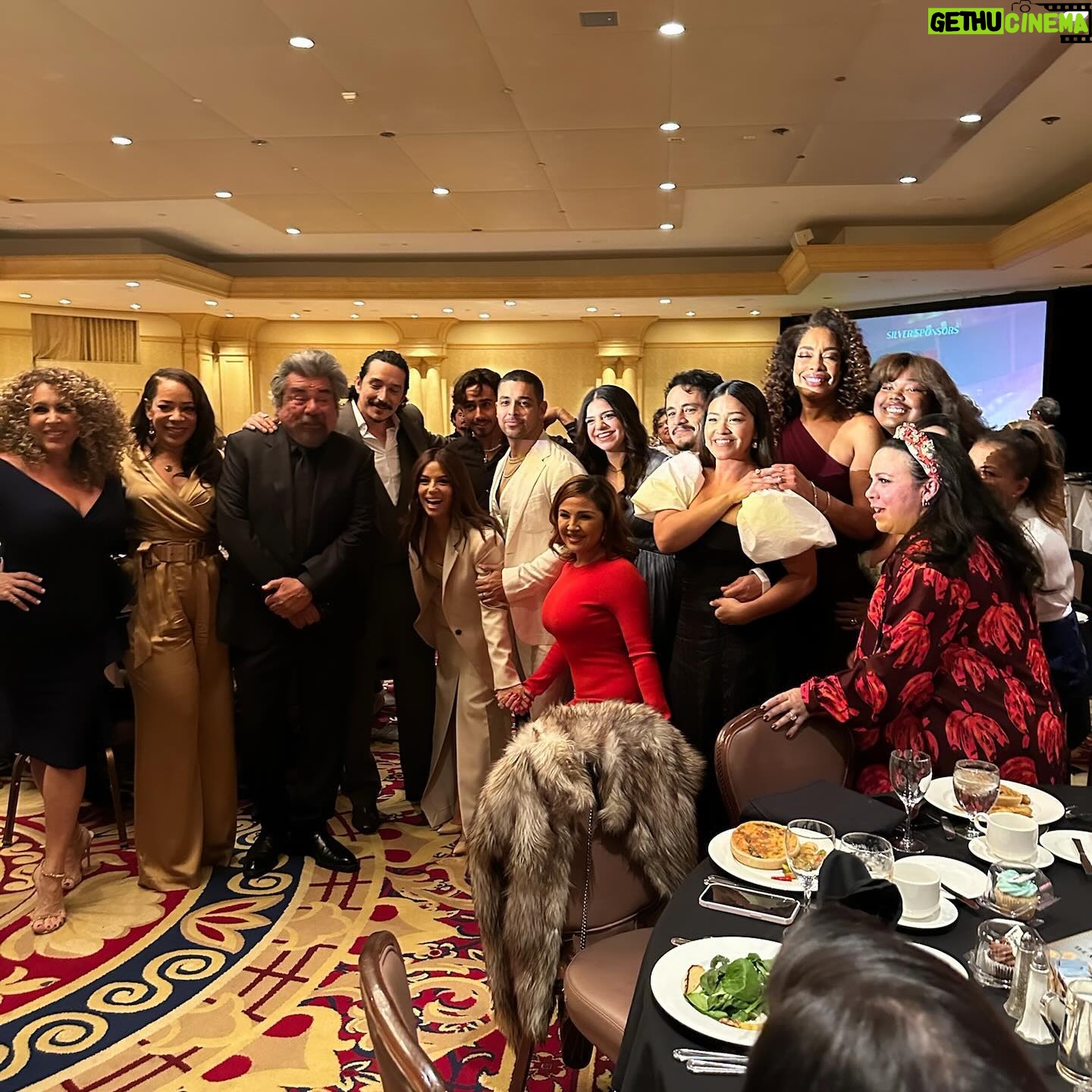 Selenis Leyva Instagram - A good time was had . #imagenawards loved seeing my #lopezvslopez family @mattshively @mayanlopez @enkyboys @georgelopez @debbywolfe and other friends. Thanks for the glam @mathias4makeup @richhairla silk top and pants @zimmermann