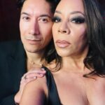 Selenis Leyva Instagram - #aboutlastnight thank you @nalip_org for acknowledging and celebrating #latinxexcellence grateful for the toast celebrating #lopezvslopez thank you @nbc for the support ! @mathias4makeup and my sis @iam_marizol helped with glam💋 #actorslife #gratitude #afrolatina …..