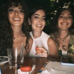 Selin Şekerci Instagram - 🛫🏖️🥂🛬💜 @kismetbymilka #dccomics