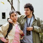 Selin Şekerci Instagram – Oyuncu koçum Ozan💜
 
Suna’ya kan olan Sedef ve can olan canım yakışıklım Ozan..
Mecburi istikametimde bana yol arkadaşı oldu. Ve de hep öyle olun🤍 
Bi de bize sevgiyle bakan Çağan hocam💜
@sevdamecburiistikametfilm 
@orchestracontent