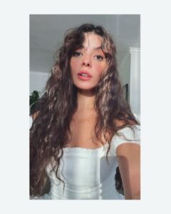 Selin Şekerci Instagram - Ay story atamıcam şimdi üşendim.