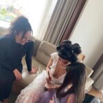 Selin Yeninci Instagram – Pınarla Hakan’ın evlenmesine en çok benim sevindiğimin kanıtları gelmiş 🤣 
Aşkınız sonsuz olsun bebekler , hakkını verin 🙂🎉♥️ 
#pınarhakanwedding