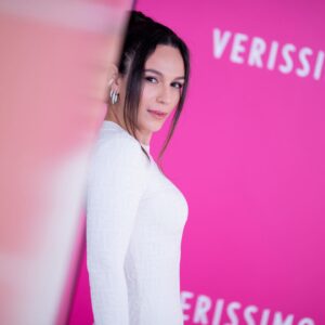 Selin Yeninci Instagram - Grazie @mediasetinfinity @canale5.mediaset.fp @verissimotv ✨
Vorrei ringraziare tutti i cuori belli e il nostro pubblico che mi ha accolto con i loro volti sorridenti in Italia. Ho letto i tuoi meravigliosi commenti e messaggi uno per uno. È così bello sentire il tuo amore. Ci rivedremo ❤️‍🔥
@meltemkaraata 💋 #verissimo #mediaset #canale5 #milano #italy #terraamara 

Teşekkürler @mediasetinfinity @canale5.mediaset.fp @verissimotv ✨
İtalya’da beni güler yüzleriyle ağırlayan tüm güzel kalplere ve izleyicimize de çok teşekkür ederim. Sevginizi hissetmek çok güzel. Tekrar görüşeceğiz ❤️‍🔥 
@meltemkaraata 💋