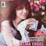 Selma Ergeç Instagram - 🙏🏼şahane ekip/ amazing crew @aytenalpun @hknylcn @gulumerzincan @ibrahimzengin @bnazlanuregul @pinarcura @hellodergisi ve çekimde bize katılıp varlığıyla neşe katan tatlı köpek arkadaşımız,hepinize teşekkürler❤️/ and our new canine friend, who surprised us with his presence and brought us joy, thank you❤️