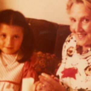 Selma Ergeç Instagram - Mama-Oma-Tata-Tante Lieselotte❤️ Doğuran,doğurmayan, herhangi bir canlıya annelik yapan, sevgi veren güzel varlıkların günü kutlu olsun🙏🏼