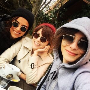 Selma Ergeç Instagram - Size doyum olmaz @cansudere @eclipsnf 👊/ girl time rulezz!