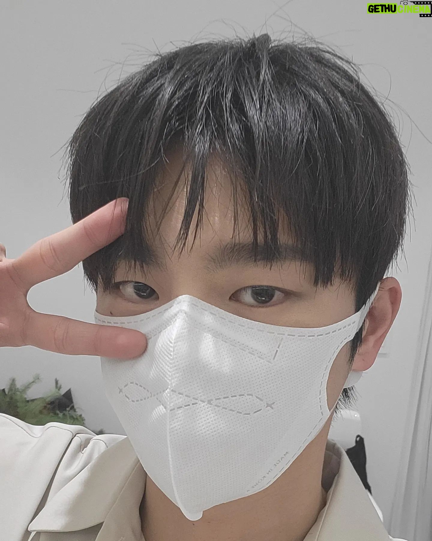 Seo In-guk - 579.5K Likes - 시노텍스 마스크 광고촬영 🔥
크리스마스 같은 꽃과 케익을 주셔서 너무감사하고 오늘 너무 즐거웠어요!!
많이 기대해주세요!!
#시노텍스마스크#시노텍스#서인국#seoinguk#synotexmask#synotex