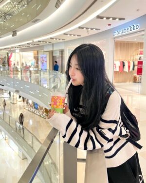 Seo Soo-jin Instagram - 🥤🤭
